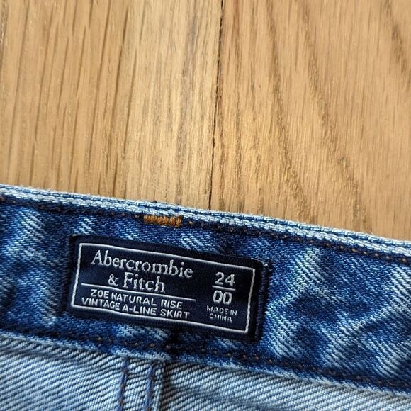 Abercrombie & Fitch denim jean distressed mini skirt - Picture 3 of 4